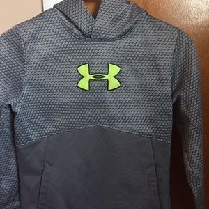 ➡️2/$25!⬅️ Under Armour youth size hoodie pullover